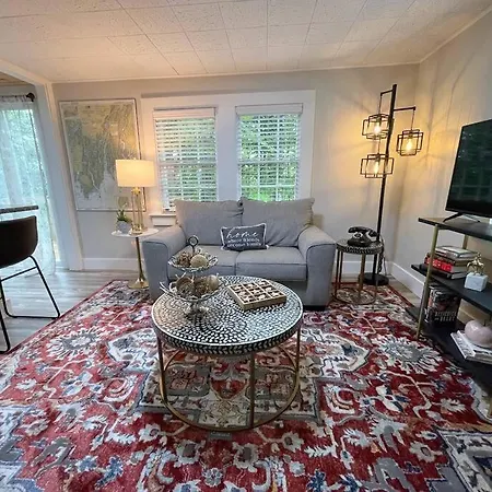 Spacious 1 Bedroom Cottage Close To Everything 3 Edgecomb Exterior photo