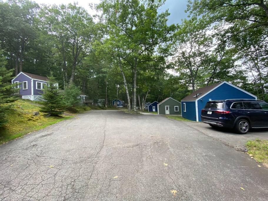 Spacious 1 Bedroom Close To Everything 3